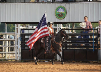 Annual All-Indian Rodeo contestants ride into finals