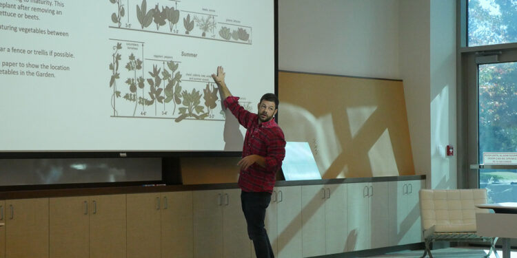 Urban gardening workshop teaches gardening to beginners