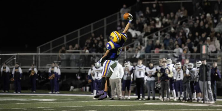 Mvskoke High School Football Player chosen for Class B All-Star team