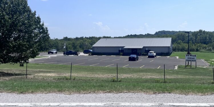 Community members interested in MCN election meet candidates