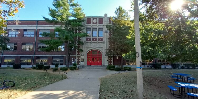 Citizen files complaints against Tulsa School of Arts and Sciences