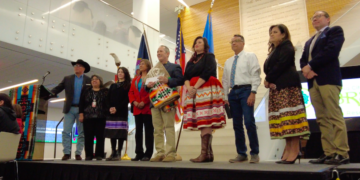 Native American astronaut receives Circle of Honor Award