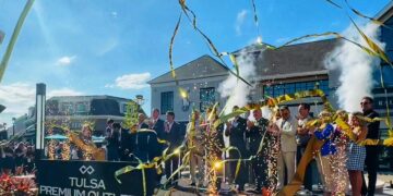 Tulsa Premium Outlets opens its doors with grand opening celebration