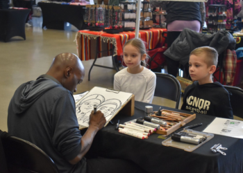 Indian Sweetheart Market attracts large crowd despite cold