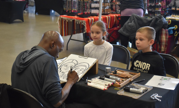 Indian Sweetheart Market attracts large crowd despite cold