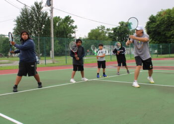 Jr. Tennis Clinic prepares students for future opportunities