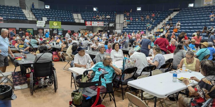 Chief and Second Chief cool down with community at the Mvskoke Dome
