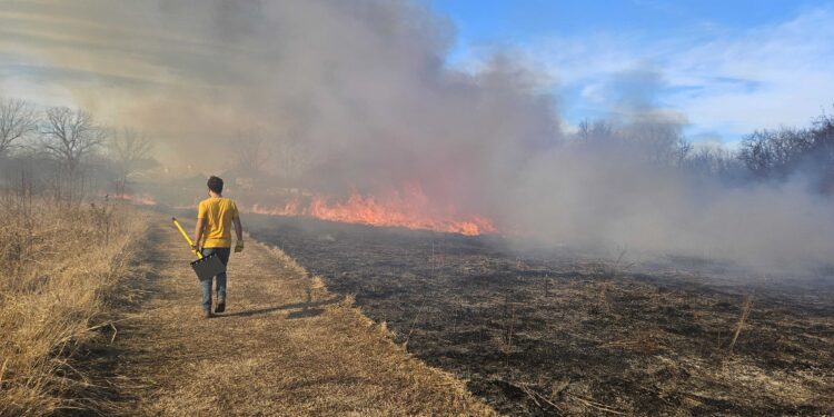Neighbors helping neighbors: Prescribed burn associations return fire to Oklahoma lands